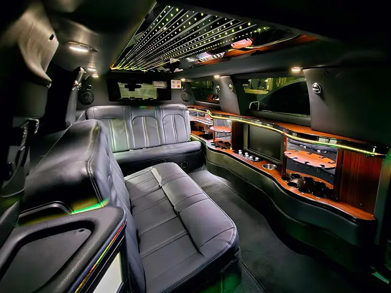 Niagara Falls limo bus, exterior view